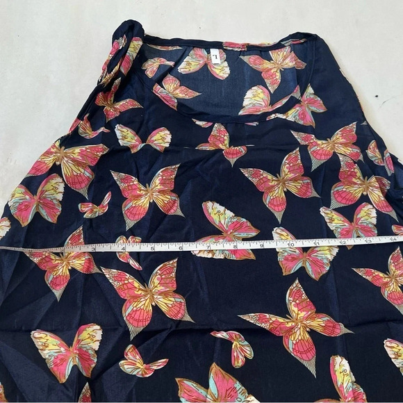Sleeveless Dark Blue Butterfly Print Top Tank Size L ( Run Small) NWOT - Picture 5 of 6